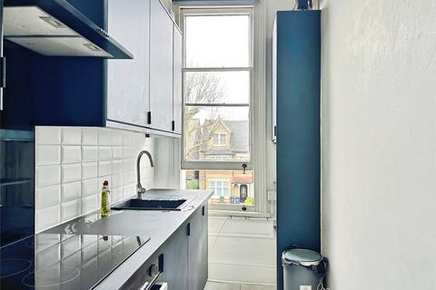 2 bedroom apartment to rent, The Avenue, Ealing, W13