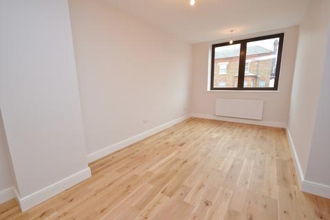 2 bedroom flat to rent, East Barnet Road, Barnet EN4