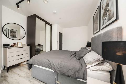 1 bedroom flat for sale, Portal Way, London W3