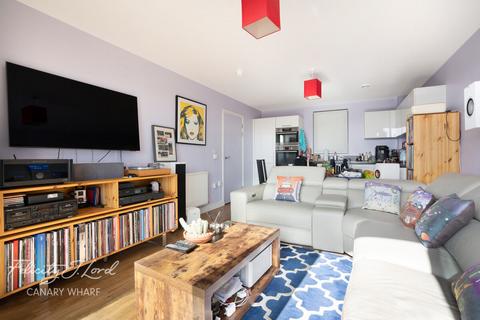 2 bedroom flat for sale, Waterside Heights, Booth Road, London E16