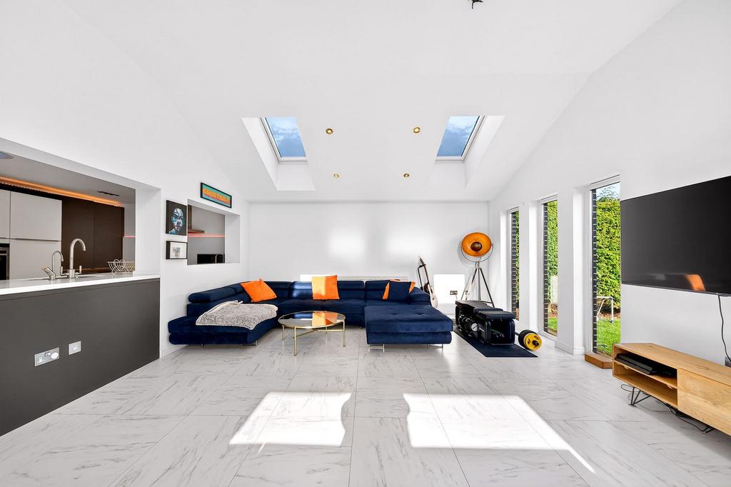 Kitchen/ Lounge