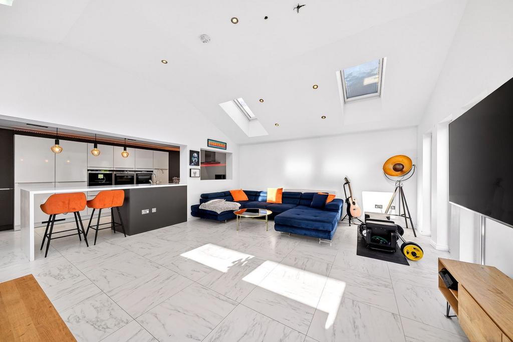 Kitchen/ Lounge