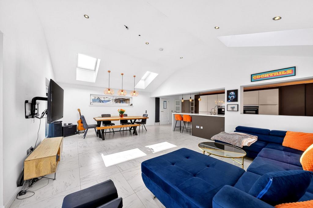Kitchen/ Lounge