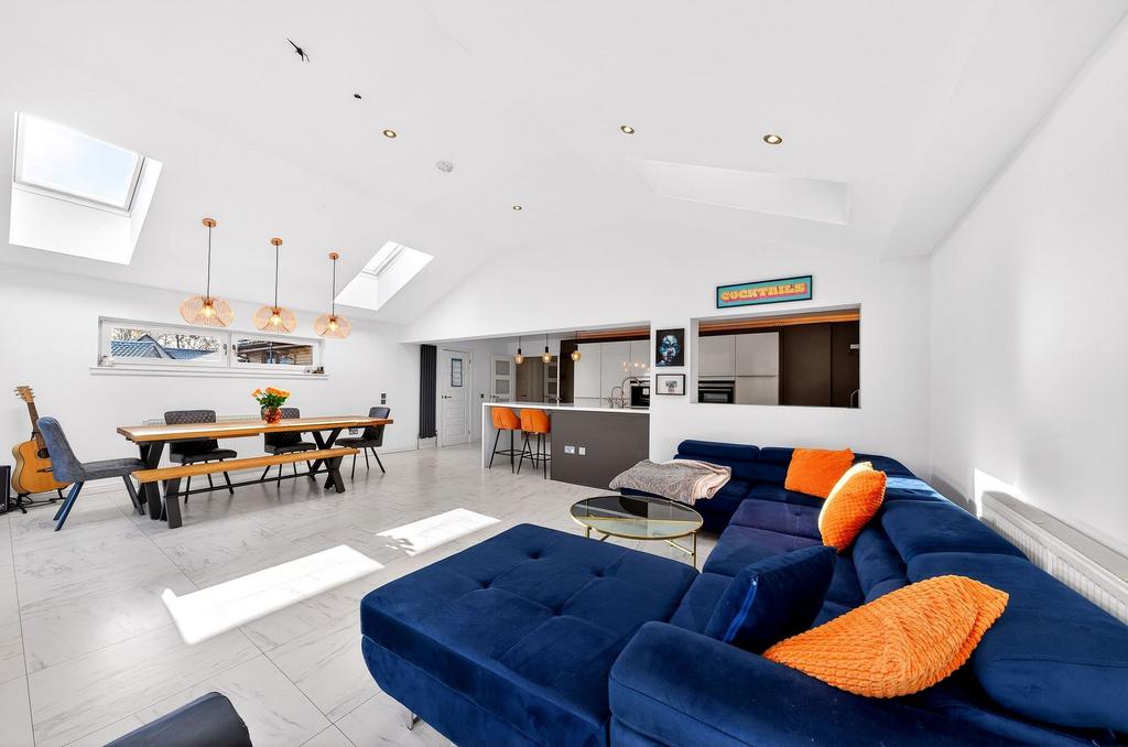 Kitchen/ Lounge