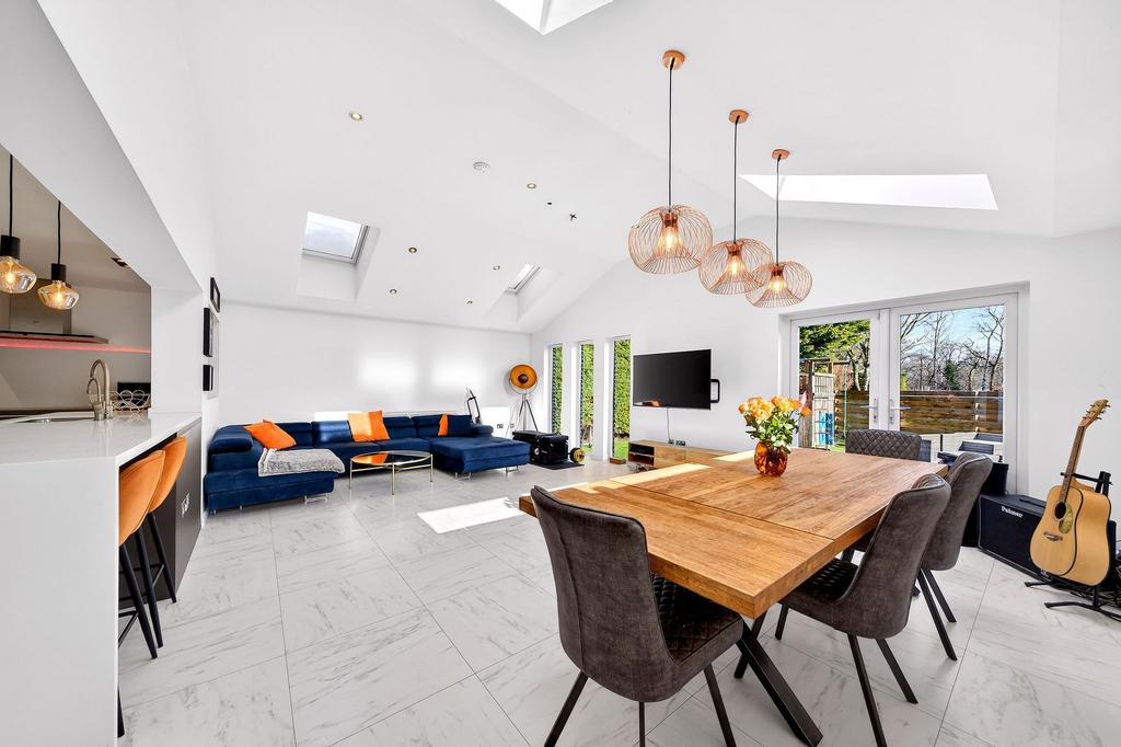 Kitchen/ Lounge
