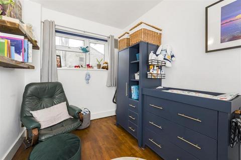 2 bedroom apartment to rent, Lea Bridge Road, London E10