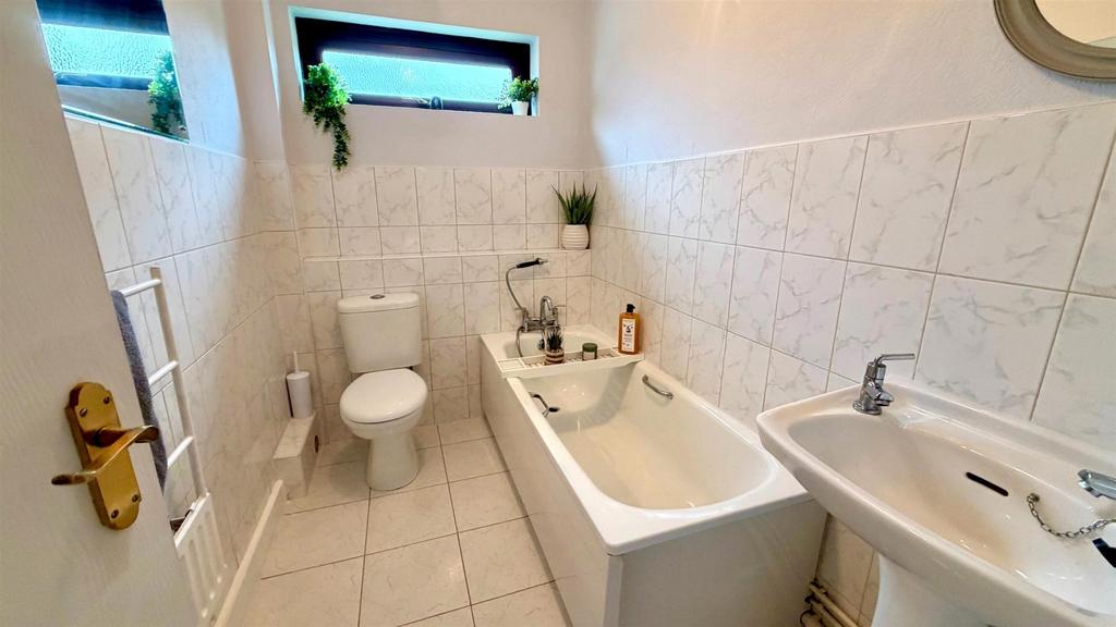 Ground floor bathroom