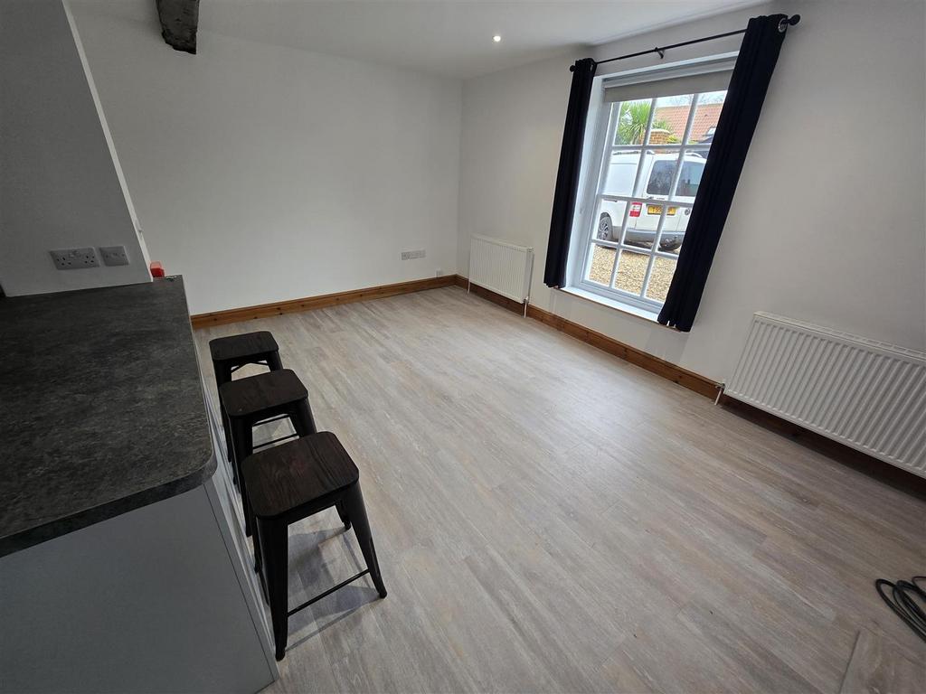 Lounge/Kitchen