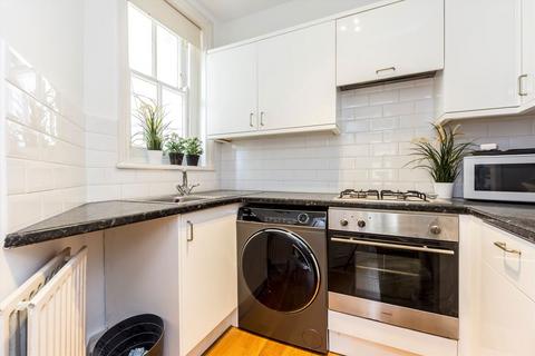 2 bedroom flat to rent, Queen's Club Gardens, London W14