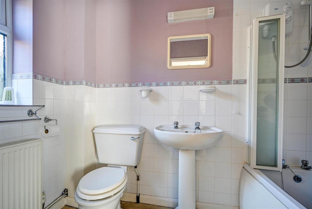 En-suite to Bedroom 2-2.jpg