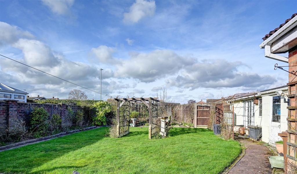 Rear Garden 2-2.jpg