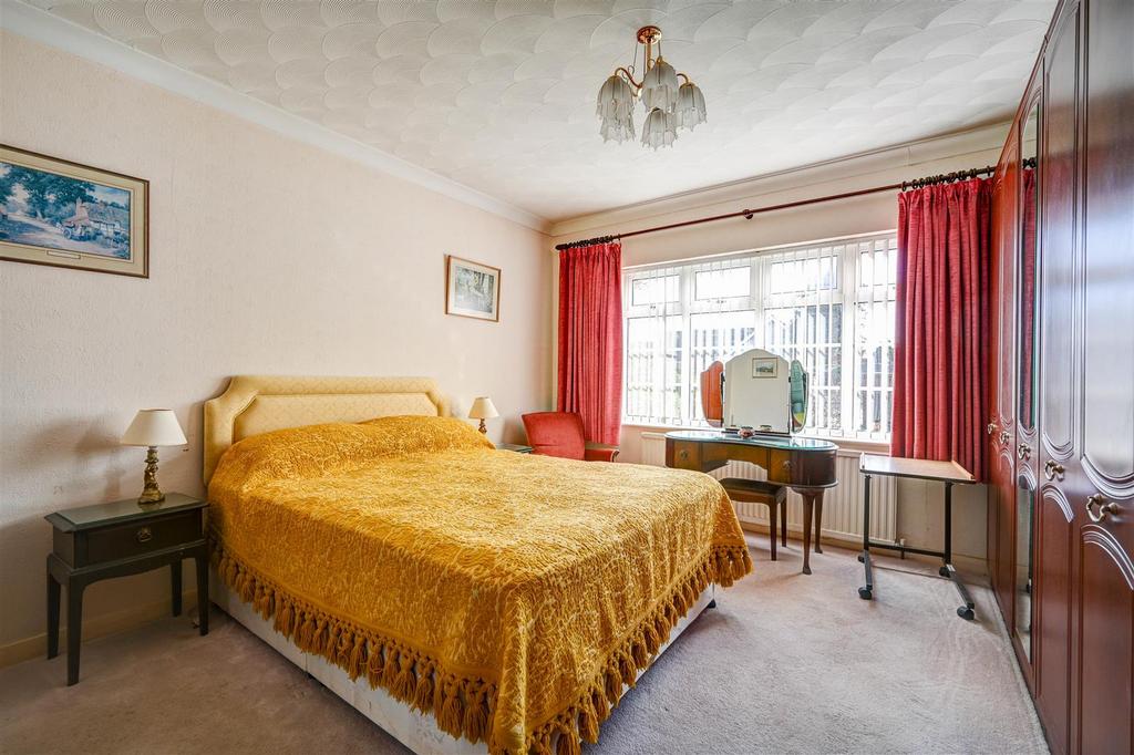 Bedroom 1.jpg