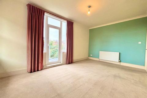 3 bedroom apartment to rent, Gate Lane, Freshwater Bay