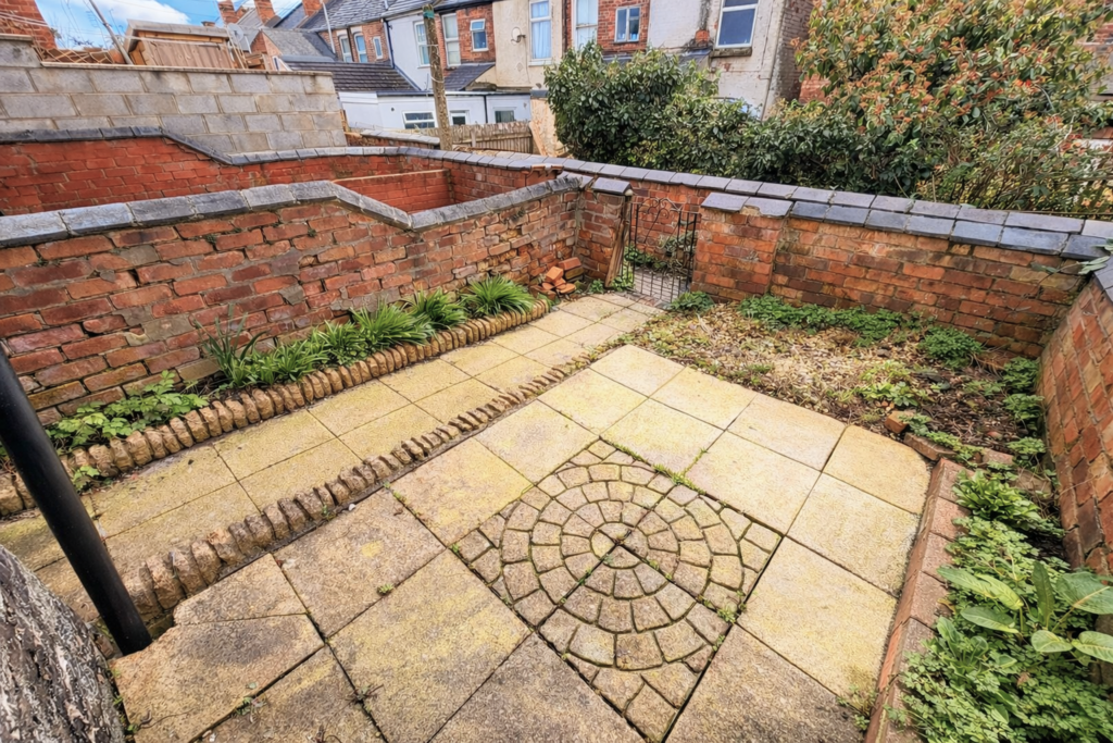 Rear Garden (Exterior)