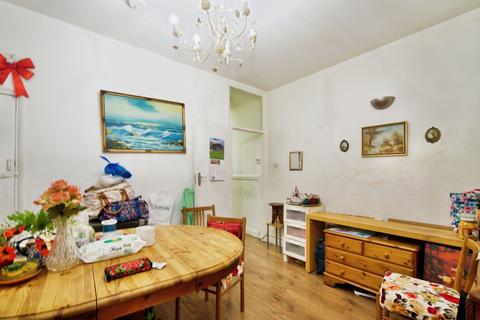 2 bedroom terraced house for sale, St. Peter' Avenue, London, N18