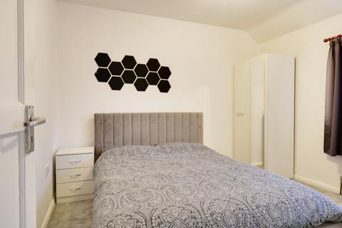 3 bedroom terraced house to rent, London, Greater London SE9