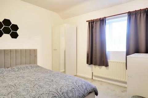 3 bedroom terraced house to rent, London, Greater London SE9