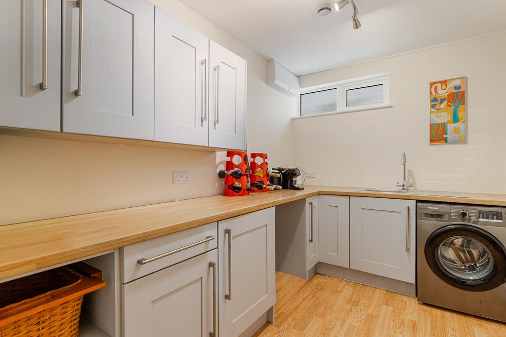 17 Utility Room