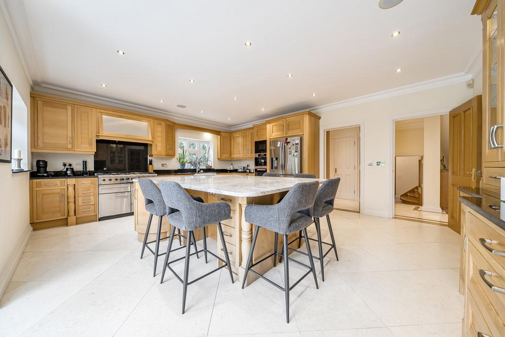 Dining/Kitchen