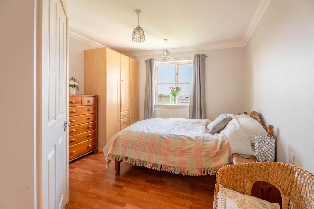 Principle Bedroom with sea views and en-suite