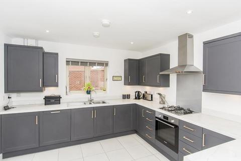 3 bedroom detached house for sale, Broadleaf Road, Lutterworth