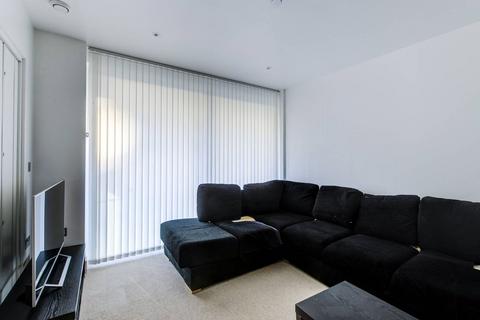 3 bedroom flat to rent, Central Avenue, Imperial Wharf, London, SW6