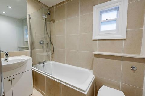 2 bedroom flat to rent, New Kings road, Fulham, London, SW6
