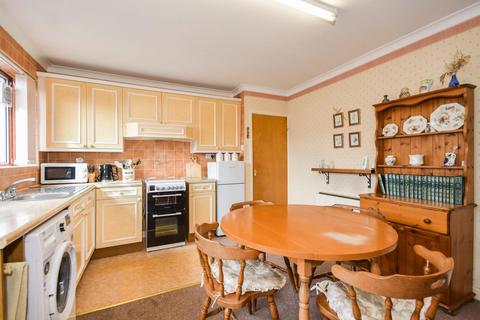 2 bedroom semi-detached bungalow for sale, Glenwood Crescent, Chapeltown, Sheffield