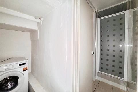 1 bedroom flat to rent, Laburnum Row, Devon TQ2