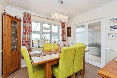 4 bedroom detached house for sale, Aylesbury Road, Bierton, Aylesbury
