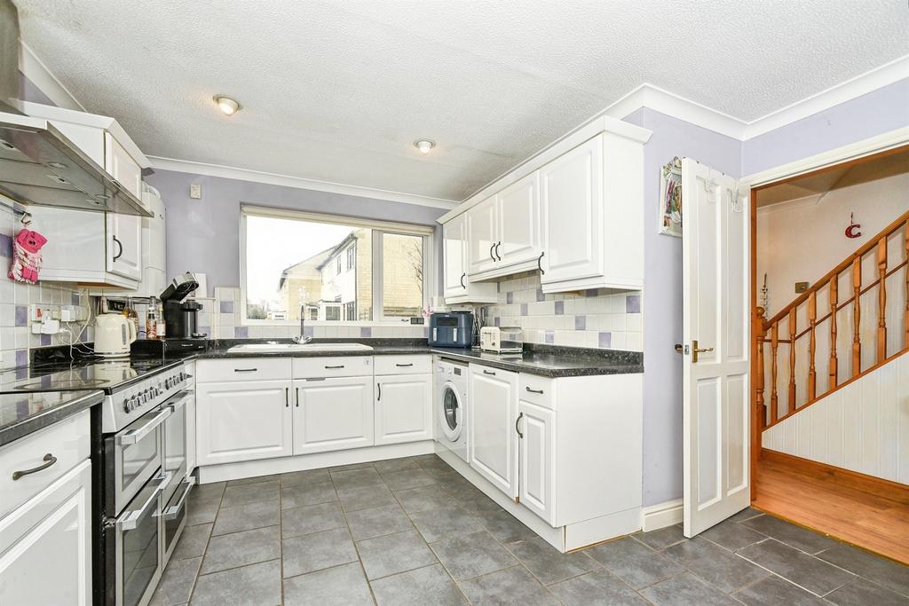 House in CIRENCESTER - More