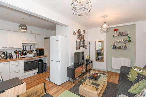 1 bedroom flat for sale, Wingfield Road, Trowbridge