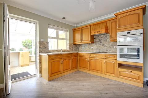 undefined, Carr Lane, Leven