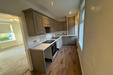 2 bedroom terraced house to rent, Green Mount, Norwood Green
