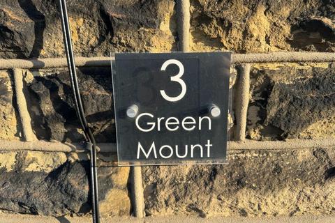 2 bedroom terraced house to rent, Green Mount, Norwood Green