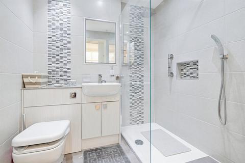2 bedroom apartment for sale, Richfield Road, Bushey