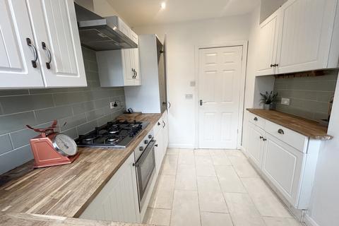 2 bedroom house to rent, Melville Road, Bolton, BL4