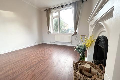 2 bedroom house to rent, Melville Road, Bolton, BL4