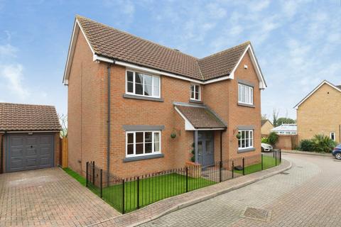 4 bedroom detached house for sale, Nelson Road, Rochford, Essex, SS4