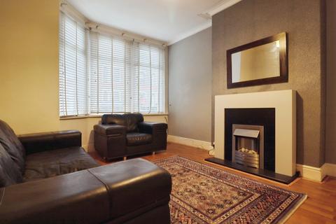 1 bedroom ground floor flat for sale, Grosvenor Street, CARDIFF