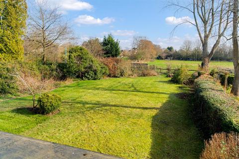 4 bedroom detached house to rent, Marlborough Avenue, Alderley Edge
