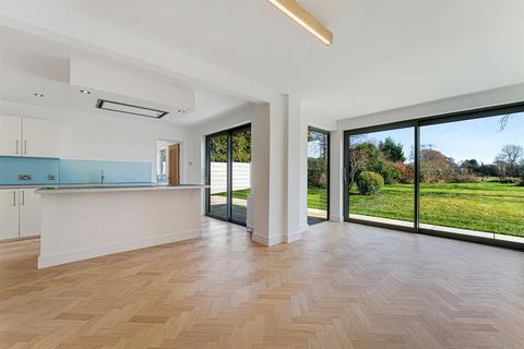 4 bedroom detached house to rent, Marlborough Avenue, Alderley Edge