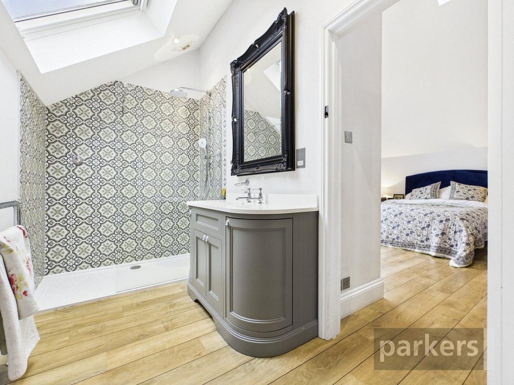 Ensuite