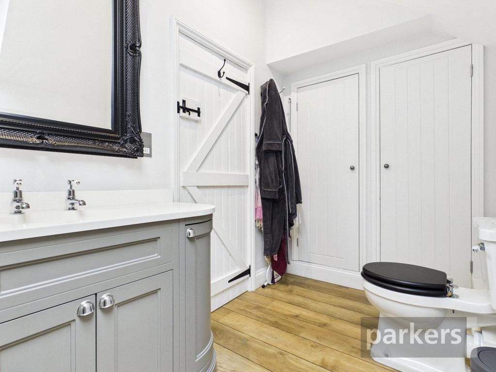 Ensuite