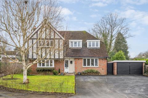 5 bedroom detached house for sale - Dove Park, Chorleywood, WD3
