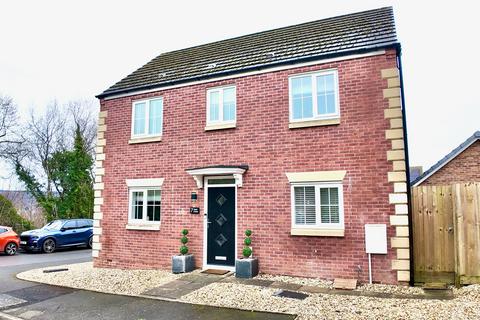 3 bedroom detached house for sale, Field Close, Pontllanfraith, NP12