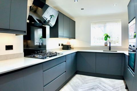 3 bedroom detached house for sale, Field Close, Pontllanfraith, NP12