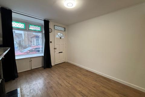 3 bedroom terraced house to rent - Cannon Road, WATFORD