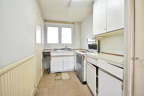 1 bedroom flat for sale, Otho Court, Brentford Dock, Brentford