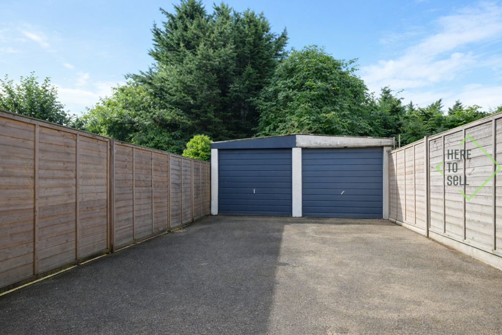 Firs Park Gardens, N21 - Garage